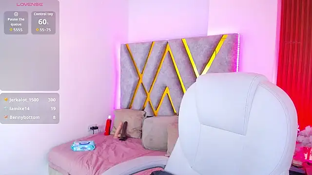 Lizza_Jones webcam