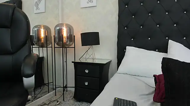 ariana_moon00 webcam