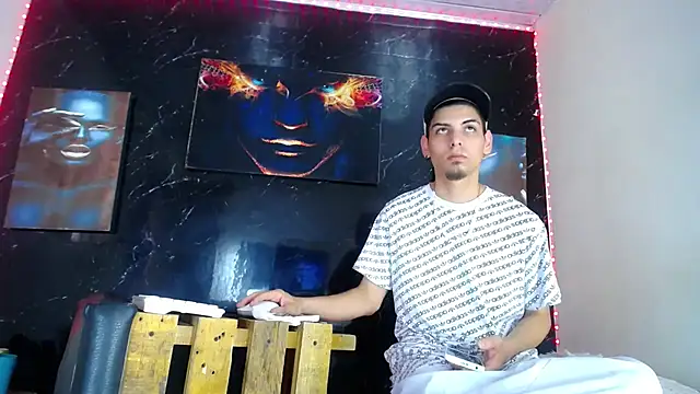 LuxeCouple webcam