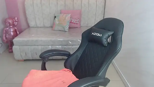 Alexaa_s live cam on StripChat