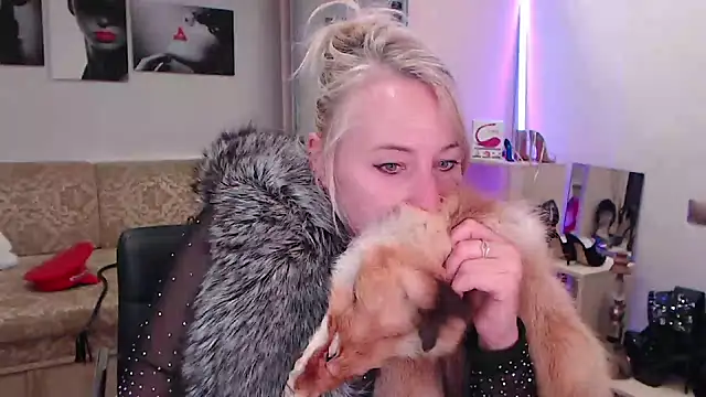 MistressMilfa webcam