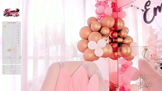 EmilyLeah_ webcam