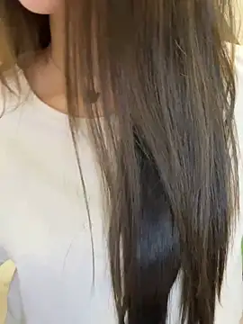 Yiyina_17 webcam