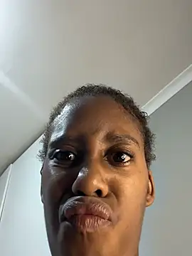 petite_bee webcam