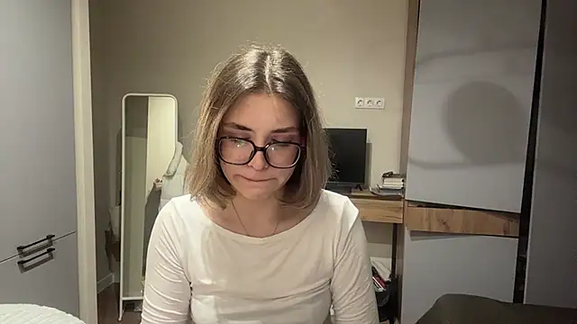 AnnaVelvetFire webcam