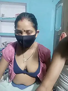 RoyalDesiCouple webcam