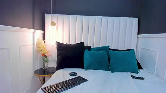 luciana_saori webcam