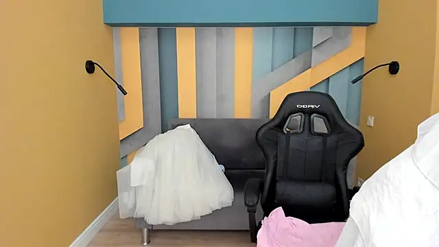 EllaLong webcam