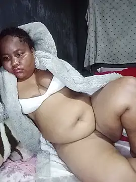 ChubbyMidgetxxx19 live cam on StripChat
