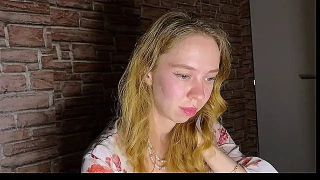 ElizaStorm live cam on StripChat