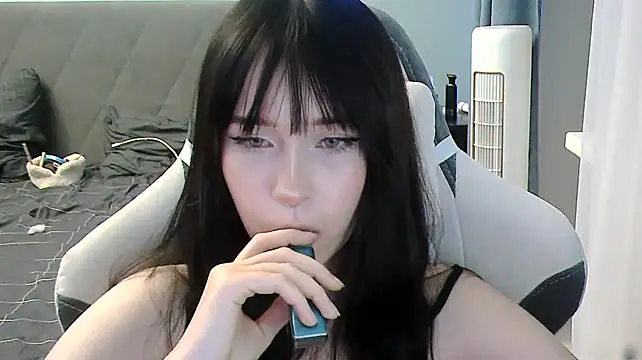 EvaHurt