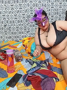 tanisha-chy (F milf) - Full nude show,fingering,etc.