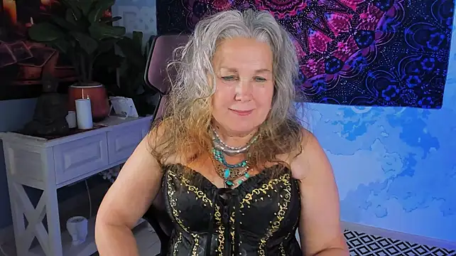 LilaMaharani live cam on StripChat
