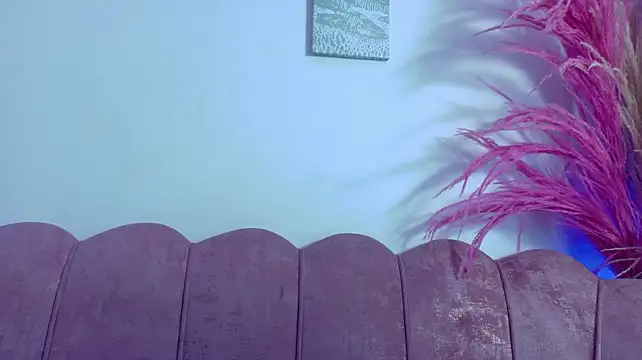 KittyNicolle 🦕 online sex chat