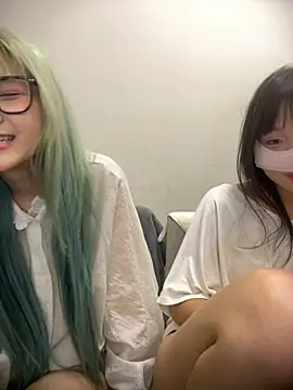 Rocket-Girl live cam on StripChat