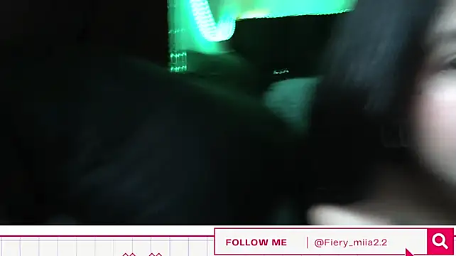 Fiery_Mia live cam on StripChat