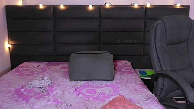 kathieandpovcock1 webcam