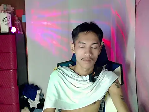 riks_tyler (Ask my age) - tip me as your birthday gift  cum