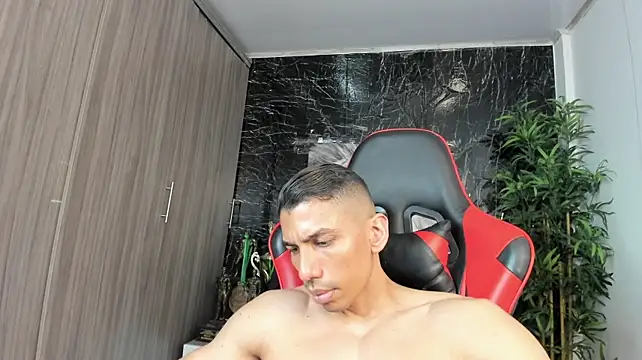 Erik_castle webcam