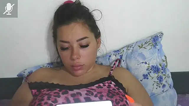 LovelyJulliette webcam