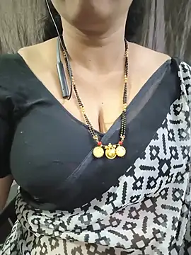 bhuvana_555 webcam