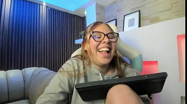 sophie_bloom9 webcam