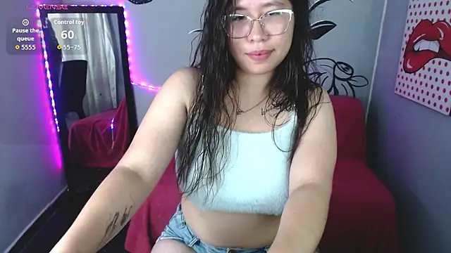 BabyAkemi webcam