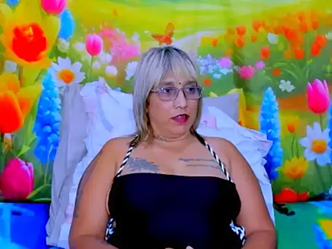 indianroxy webcam