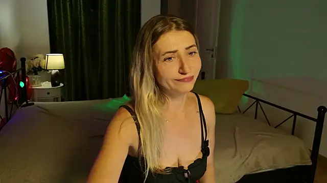 ZoeGrant webcam