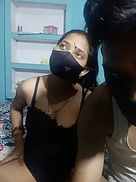 RoyalDesiCouple live cam on StripChat