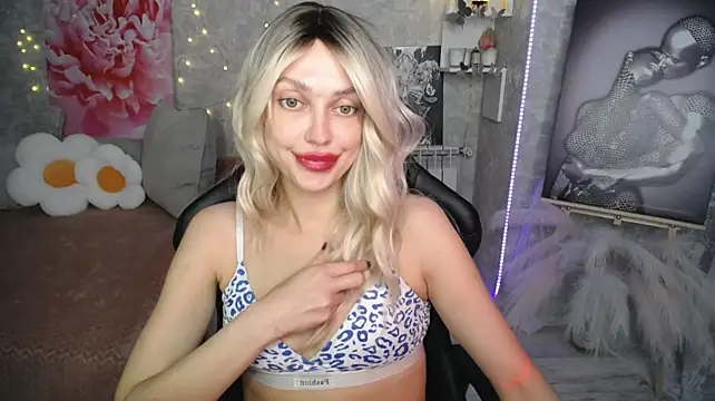NickyAdamidi live cam on StripChat