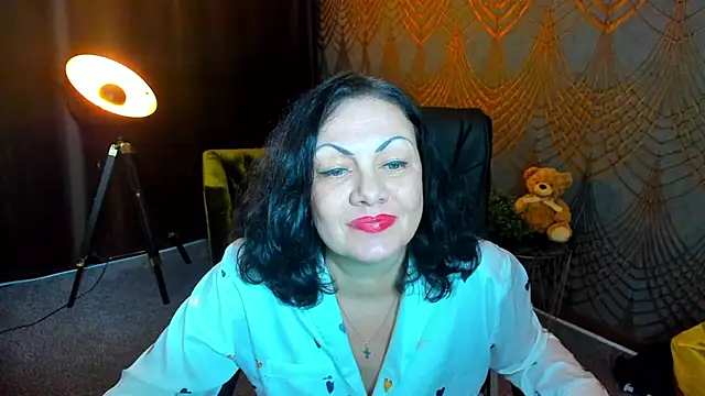 IrissMoon live cam on StripChat