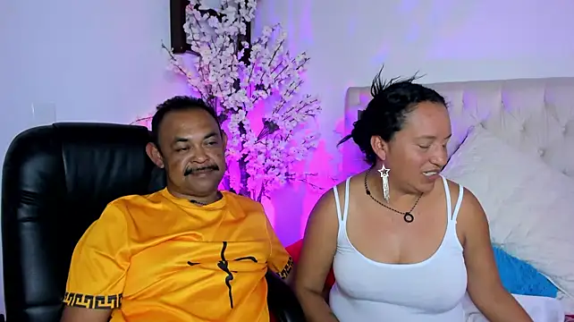 John_n_Kate live cam on StripChat