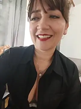 tata_sanz_ live cam on StripChat