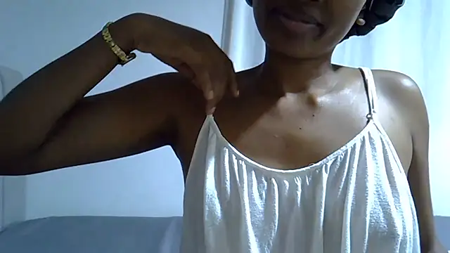 Lannah_Sky live cam on StripChat