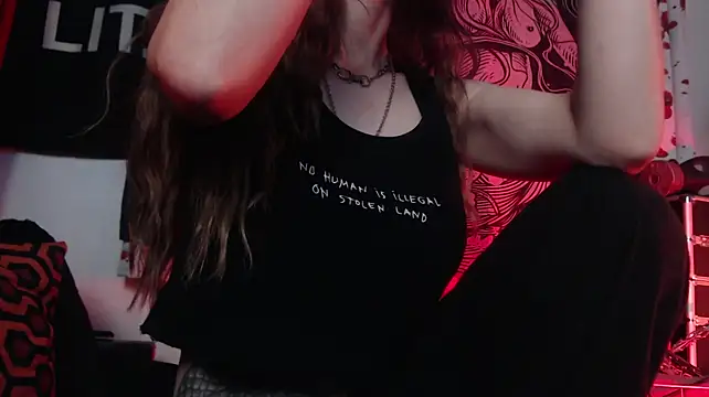 Silentmary live cam on StripChat
