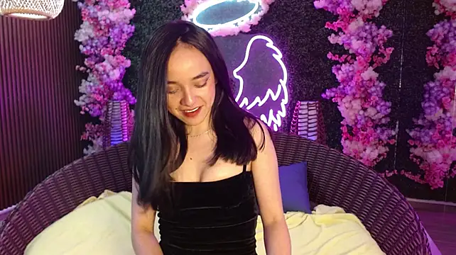 Dolce_violet live cam on StripChat