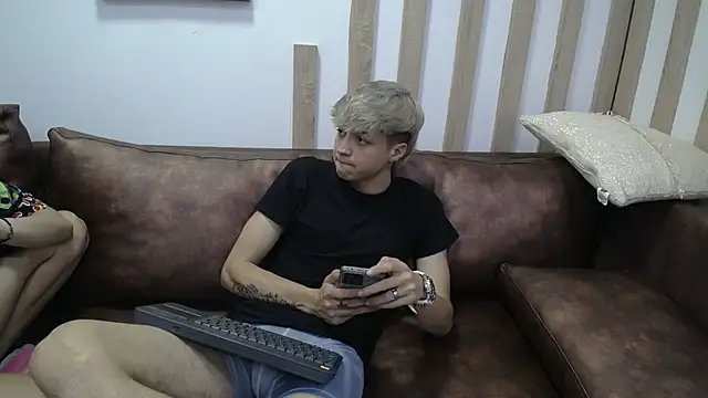 Ari_Stonne webcam