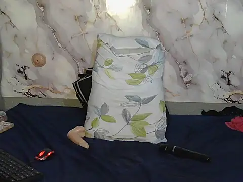 BadBitchSlender webcam