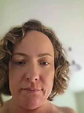 julimonroe webcam