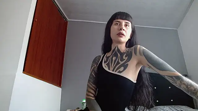 Emilia_1995 webcam