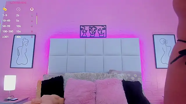charlotte_kisss webcam
