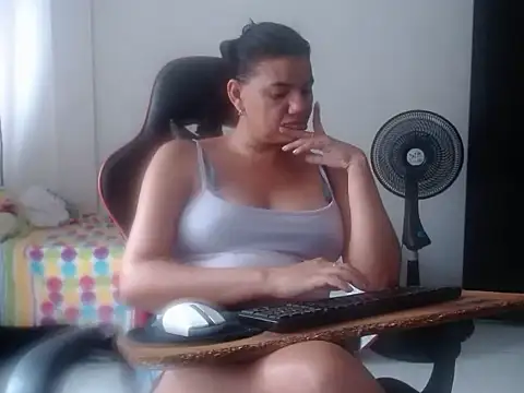 Adriana_0312 webcam