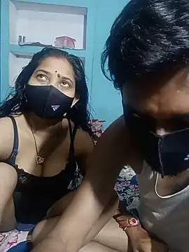 RoyalDesiCouple webcam
