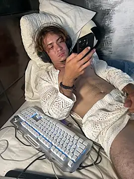 AngelLatinBoy webcam