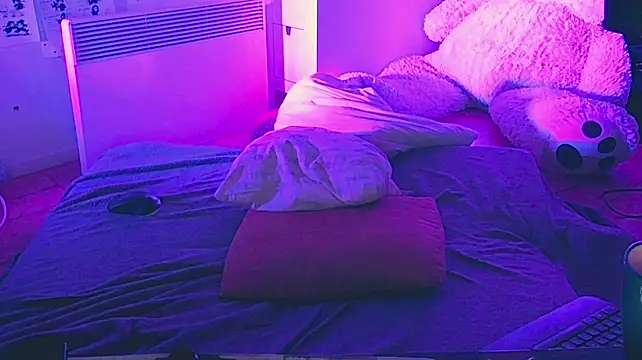 CeriseLapine webcam