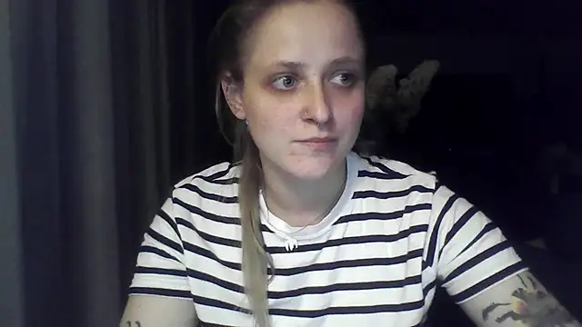 LeaWetGirl webcam