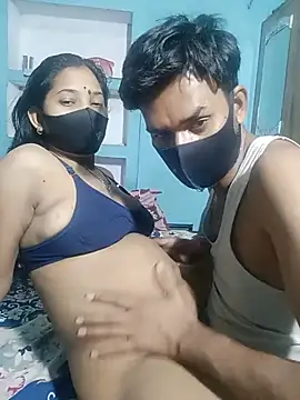 RoyalDesiCouple webcam