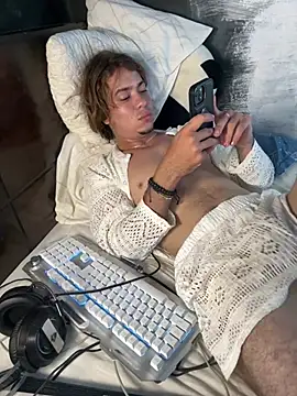 AngelLatinBoy webcam