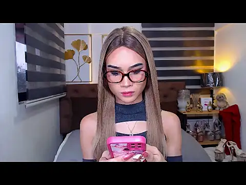 JuicyCockThea webcam